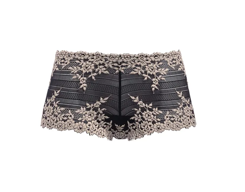 Wacoal Embrace Lace Boyshort in Black