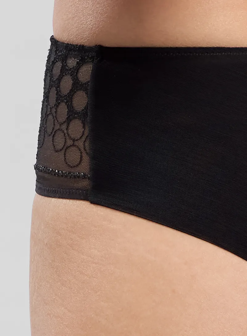 Empreinte Infinity Short in Black-5