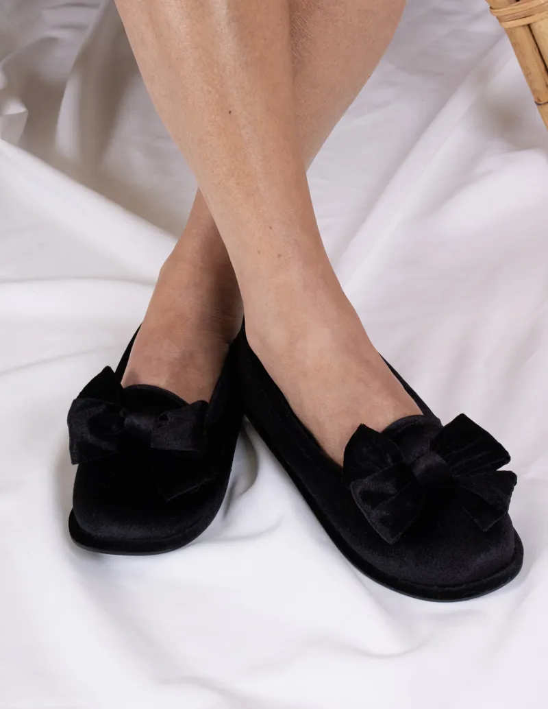 Pretty You Alissia Slipper in Black