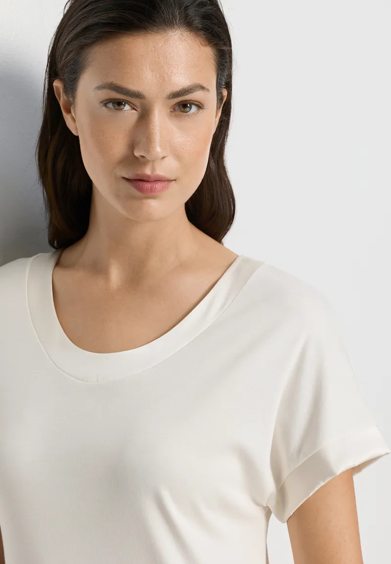 Hanro Anilla Nightdress in Misty White-3