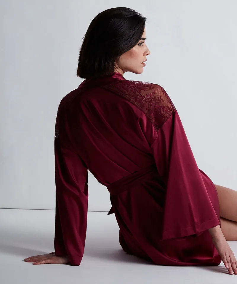 Aubade Midnight Whisper Silk Kimono in Crimison-3